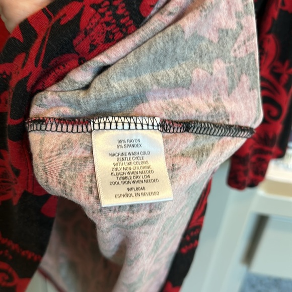 Red and black tunic/blouse (XL) - Picture 5 of 7